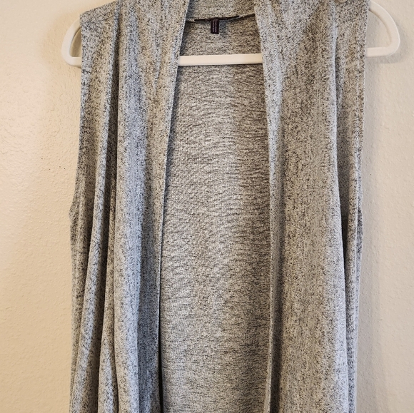 Olivia Sky Long Open Front Gray Shawl Sweater Women's Size M Soft Poncho Shrug - Picture 3 of 10